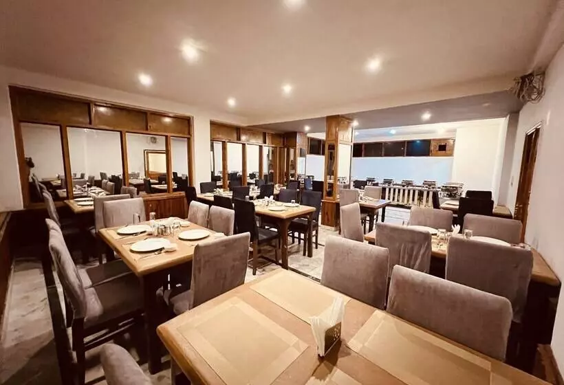 Hill River Resort By West Western