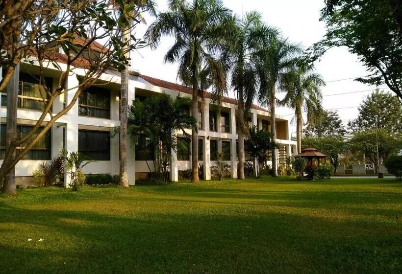 Hotelli โรงแรมฉัตรแก้ว