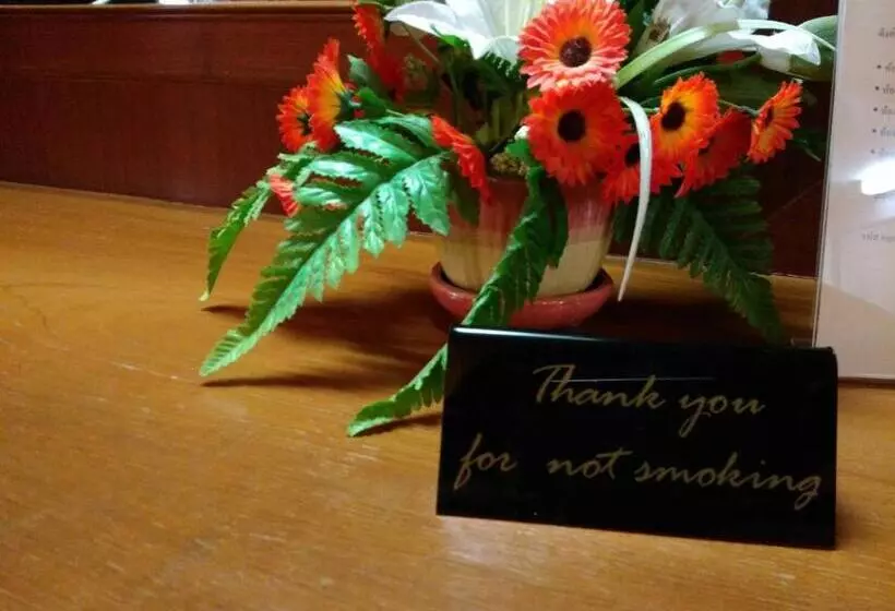 Hotelli โรงแรมฉัตรแก้ว