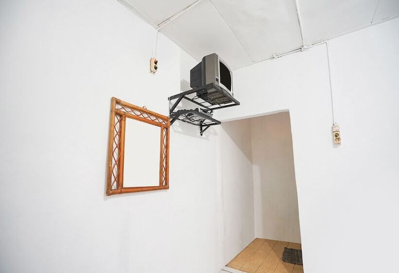 Отель Oyo 90194 Wisma Ria