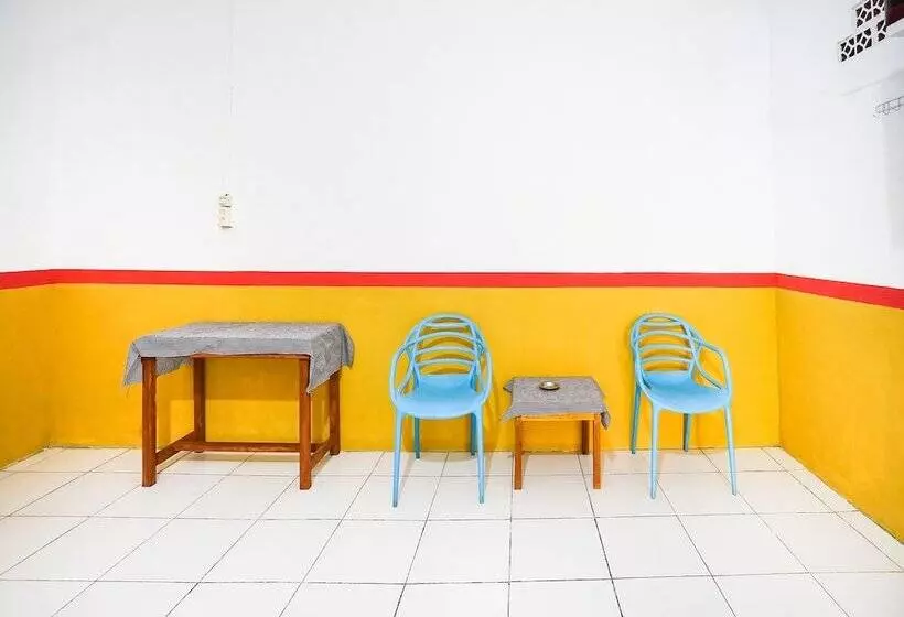 ホテル Oyo 90194 Wisma Ria