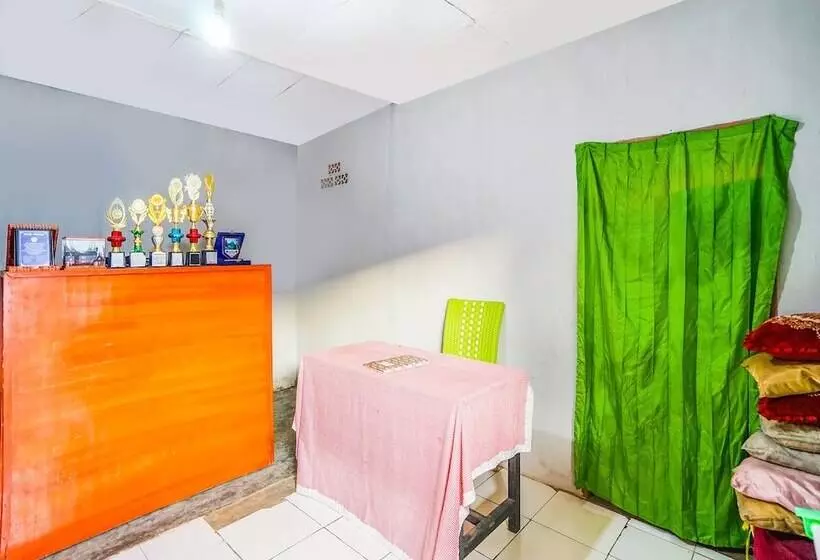 ホテル Oyo 90194 Wisma Ria