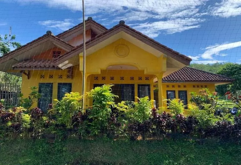 Hotelli Oyo Home 91250 Desa Wisata Taraju