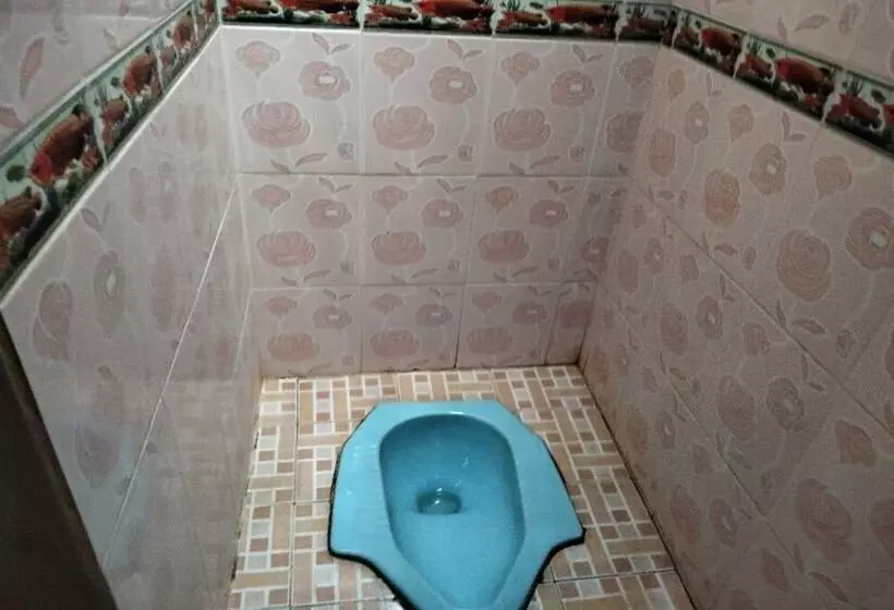 Hotelli Oyo Home 91250 Desa Wisata Taraju