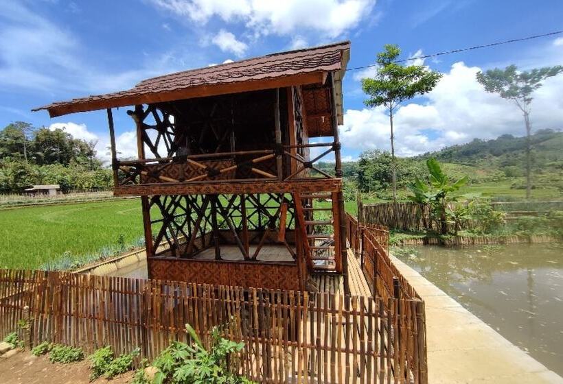 בית מלון כפרי Oyo Home 91250 Desa Wisata Taraju