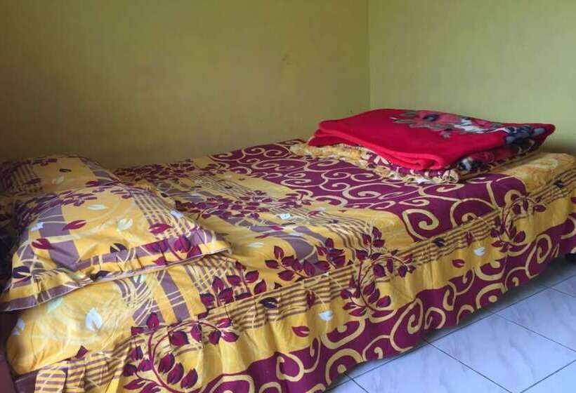 בית מלון כפרי Oyo Home 91250 Desa Wisata Taraju