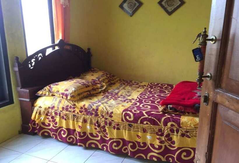 בית מלון כפרי Oyo Home 91250 Desa Wisata Taraju