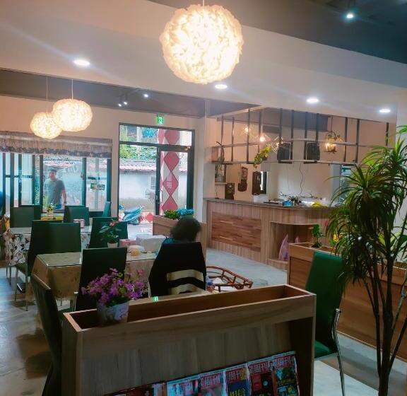 تختخواب و صبحانه 崗好山莊