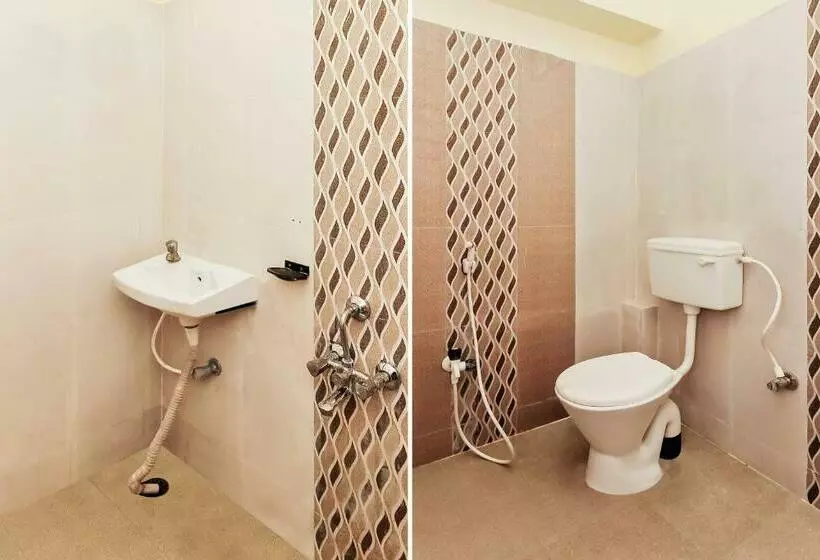 ホテル Oyo Home 37838 Bahavni Residency