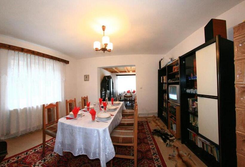 ペンション Busta House