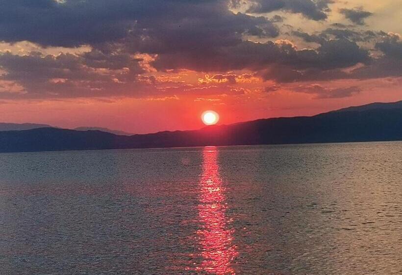 پانسیون Guesthouse Zimovski