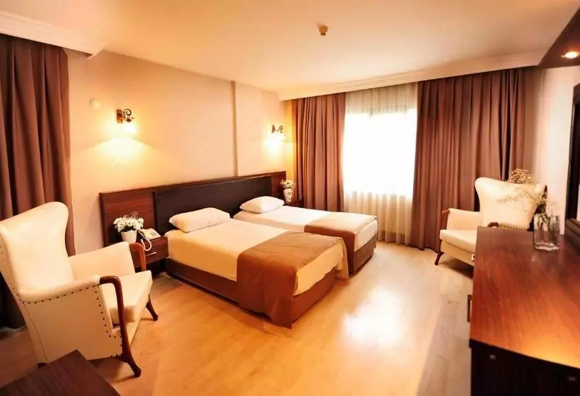 üstün Hotel Alsancak