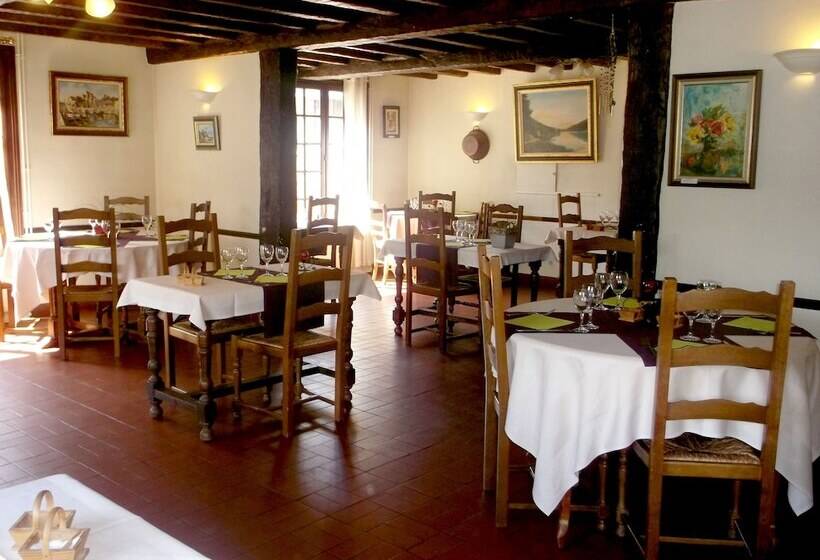 호텔 Logis Hôtel Restaurant Auberge Saint Martin