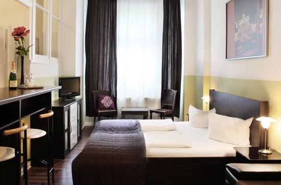 هتل Berlin Overnight