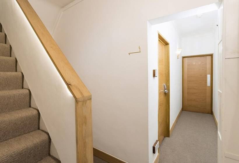 فندق Cambridge House