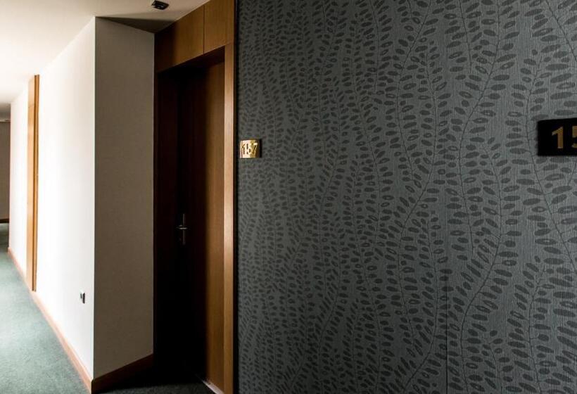 Отель Elpida Resort & Spa