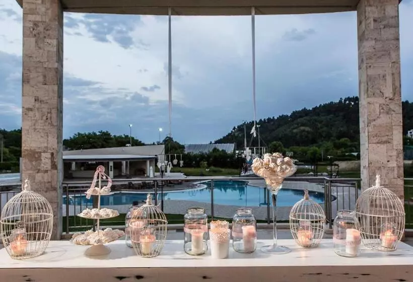 ホテル Elpida Resort & Spa