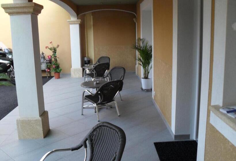 בית מלון כפרי Hôtel L'anvia