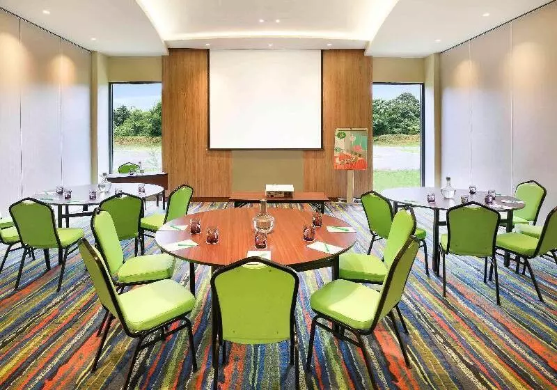 Szálloda Ibis Styles Bogor Raya