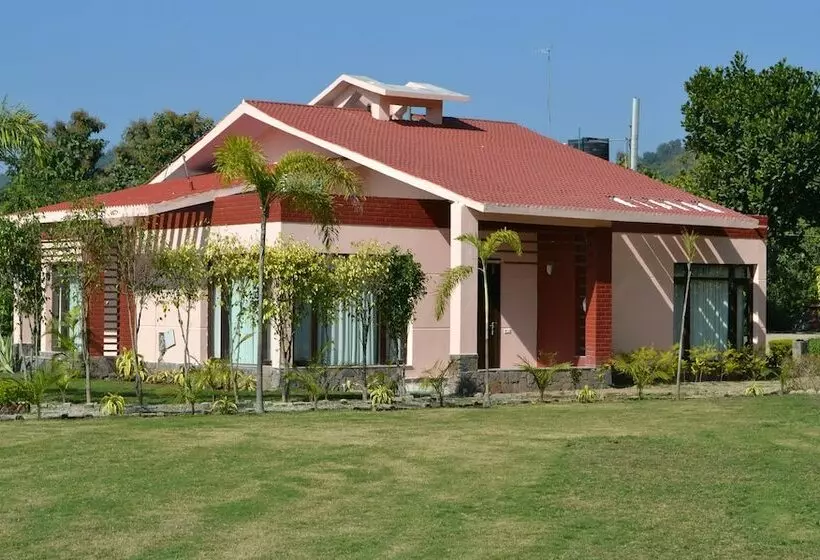 Hotel Iris Resort And Spa