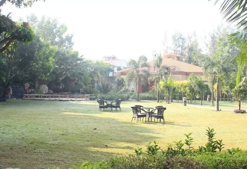 Hotel Iris Resort And Spa