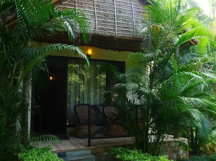 Hotel Iris Resort And Spa