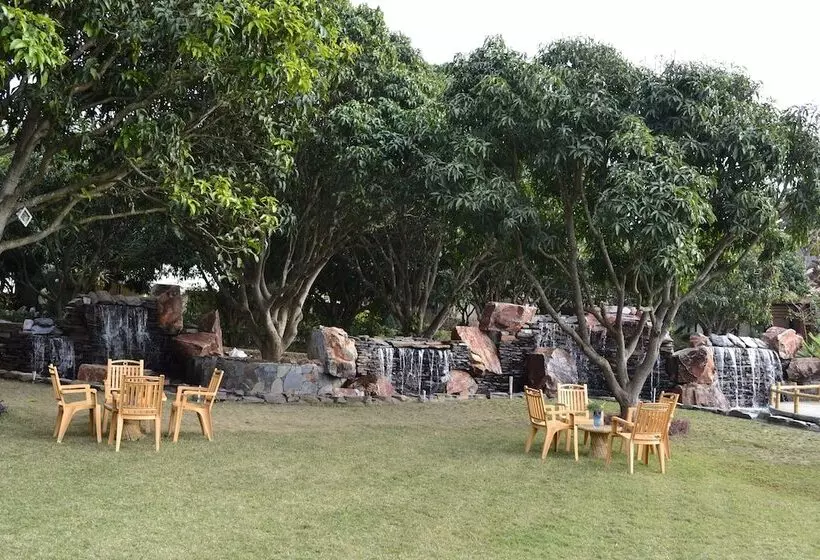 Hotel Iris Resort And Spa
