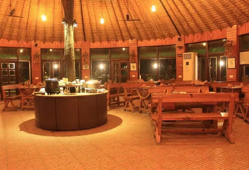 Hotel Iris Resort And Spa