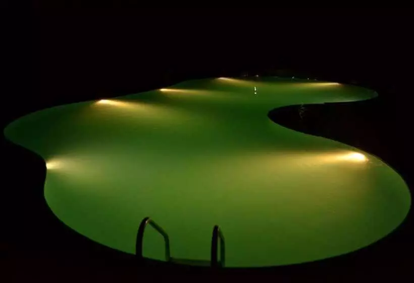 Hotel Iris Resort And Spa