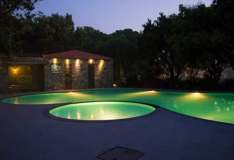 Hotel Iris Resort And Spa
