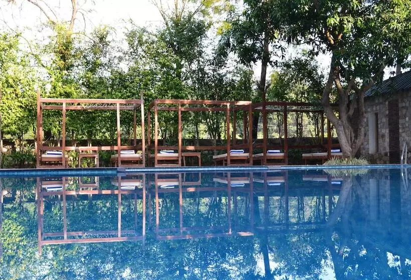 Hotel Iris Resort And Spa