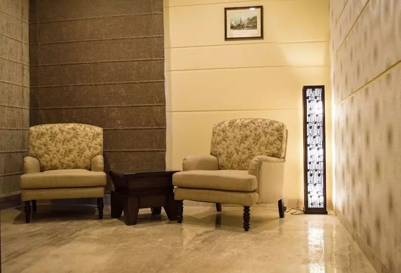 Hotel Iris Resort And Spa
