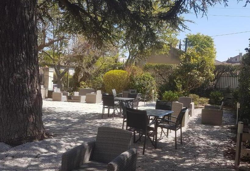 Hotel Le Castelet Des Alpilles