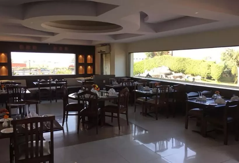 ホテル Shiva Oasis Resort