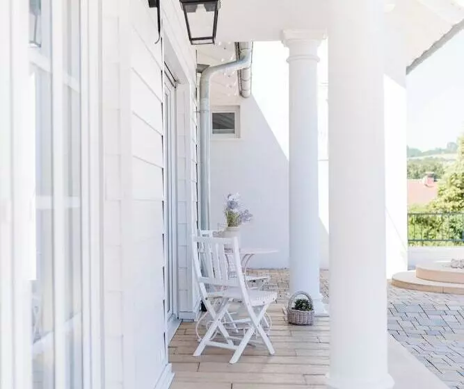ホテル Belle Maison  Das Kleine