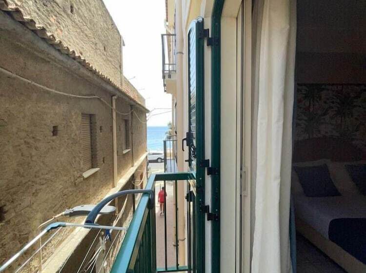 Отель Casa Famiani Bed & Breakfast