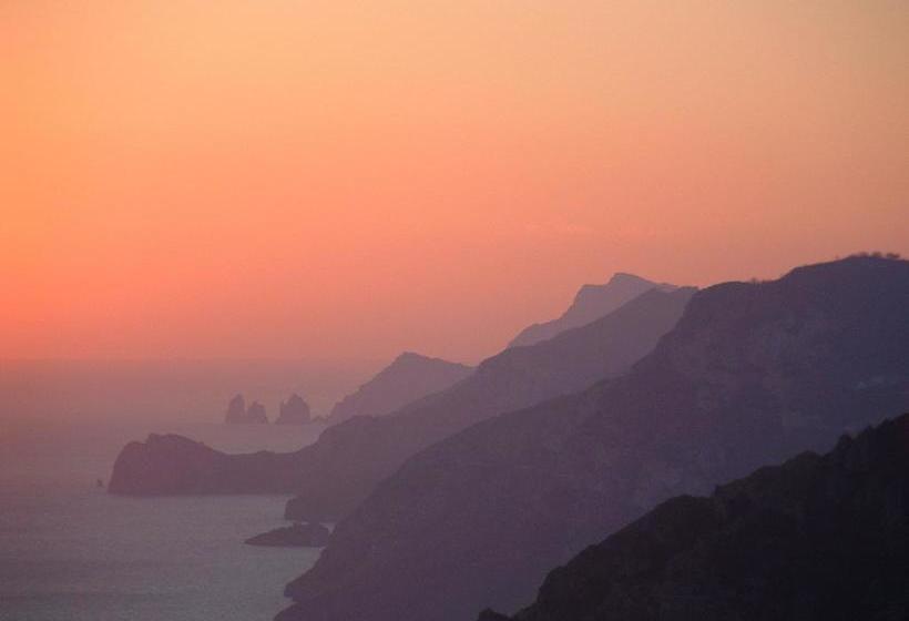 هتل Colle Dell'ara