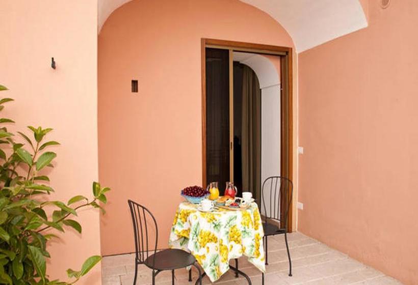 هتل Colle Dell'ara