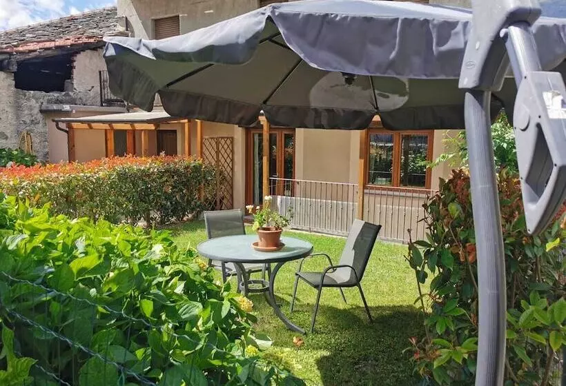 هتل B&b La Maison D  Amelie Camere E Appartamenti