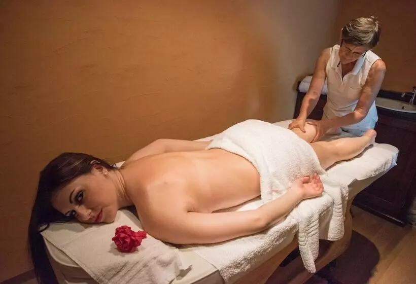 هتل B&b La Maison D  Amelie Camere E Appartamenti