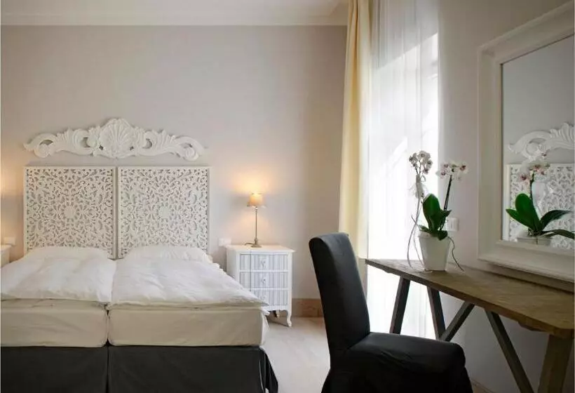 Hotelli Locanda In Borgo Garni & Wellness