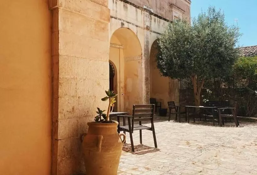 ホテル Palazzo Gambuzza