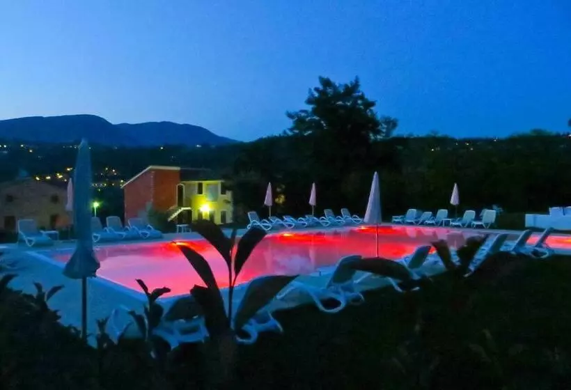 Hotelli Residence Corte Del Bosco