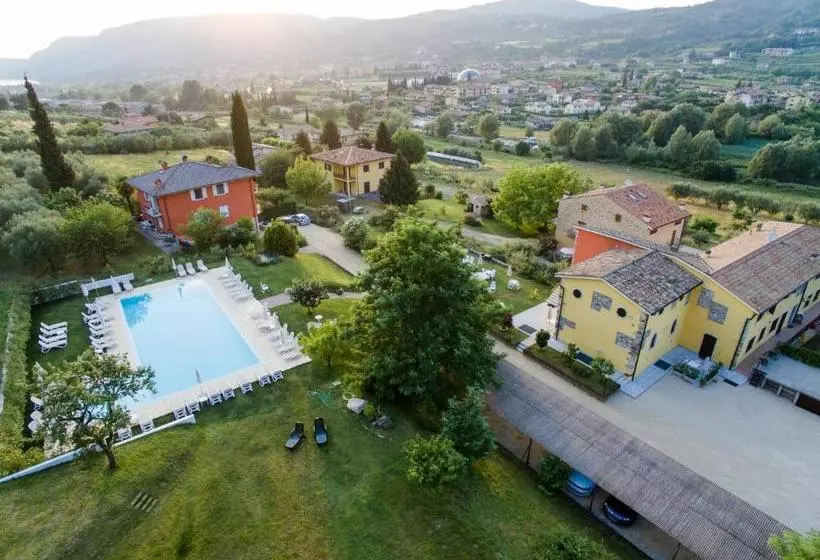 Hotelli Residence Corte Del Bosco