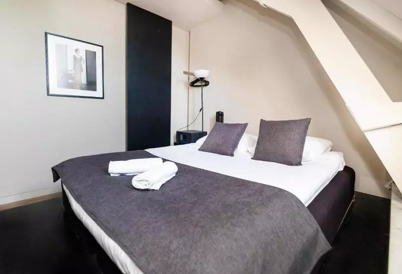 Hotel Prestige