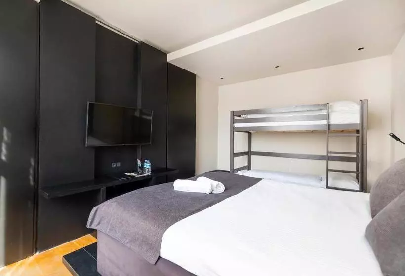 Hotel Prestige