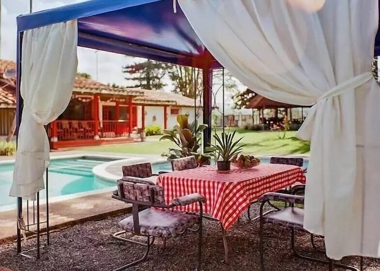 Finca Hotel El Rosario