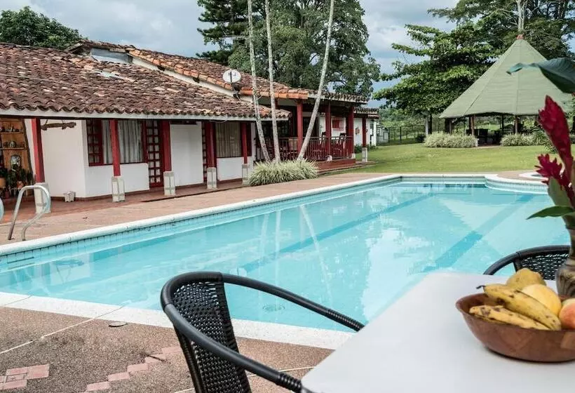 Finca Hotel El Rosario
