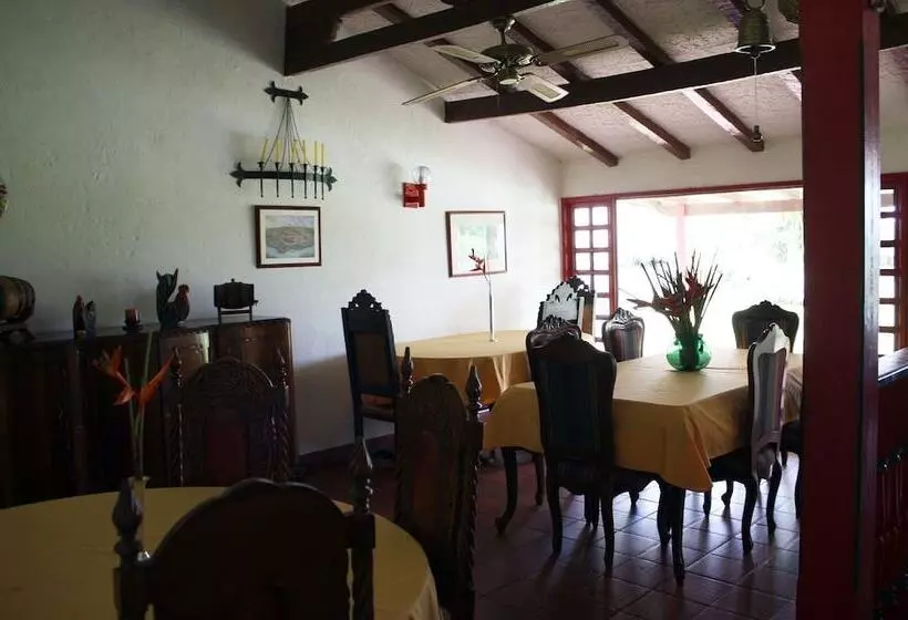 Finca Hotel El Rosario