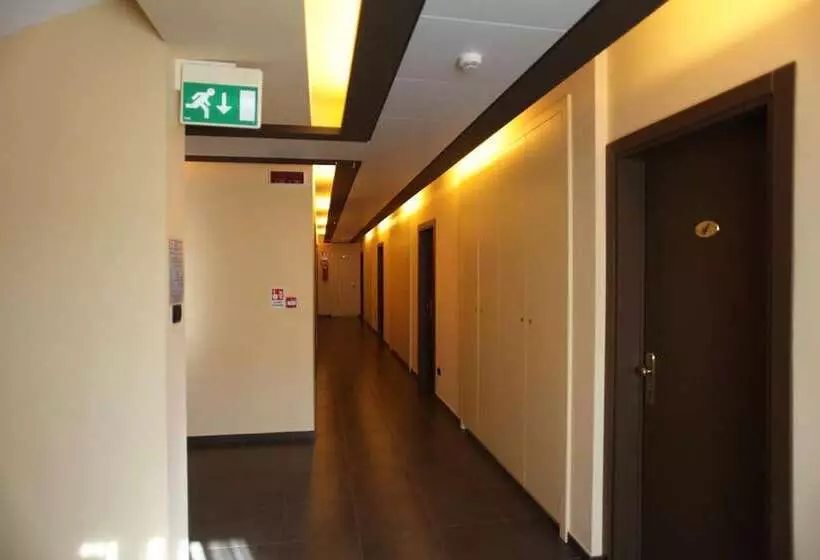 ホテル Albergo Ristorante Papa